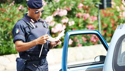 OBBLIGATORIO DARE LE GENERALITÀ ANCHE SE SI È ESTRANEI AL FATTO
